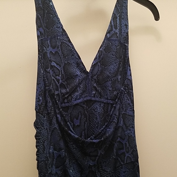 Blue snake skin pattern halter dress - Picture 3 of 6